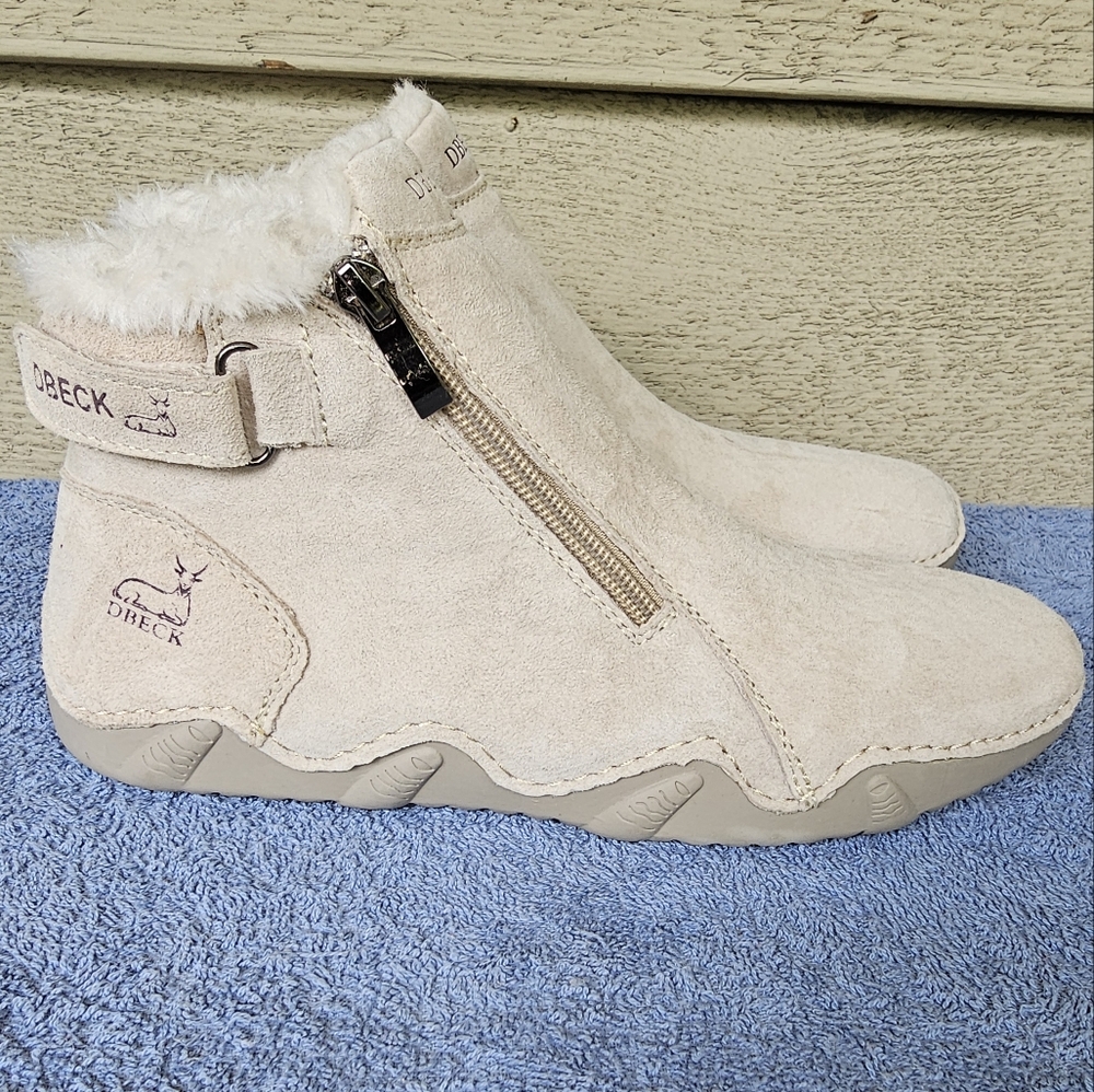 Women's Cream Winter Boots